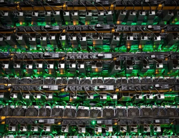 Bitcoin miners reduce BTC holdings as &lsquo;miner price&rsquo; nears $65K