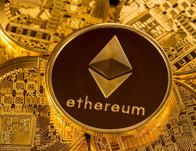 Ethereum to $20,000: Analyst Sees Spot Ethereum ETFs Fueling Bull Run Ethereum to $20,000: Analyst Sees Spot Ethereum ETFs Fueling Bull Run